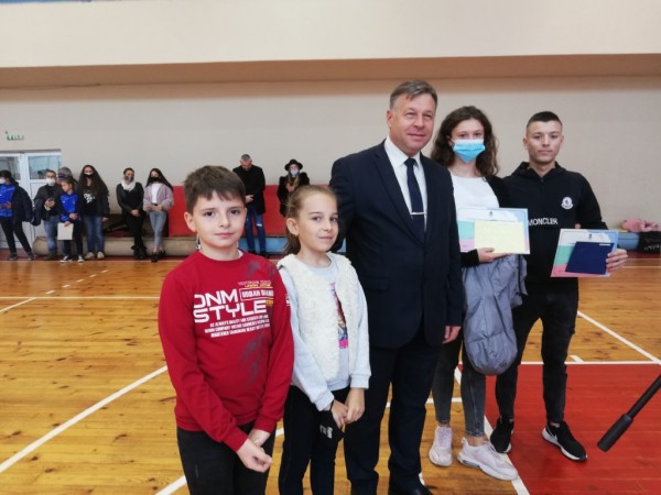 Кметът на Казанлък отличи 27 казанлъшки спортисти