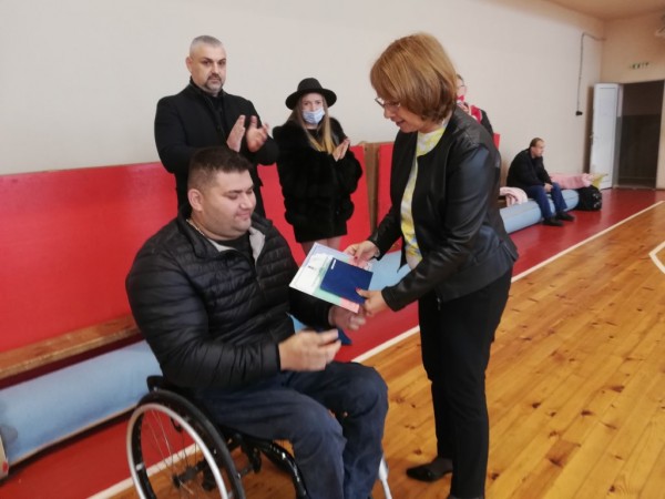 Кметът на Казанлък отличи 27 казанлъшки спортисти