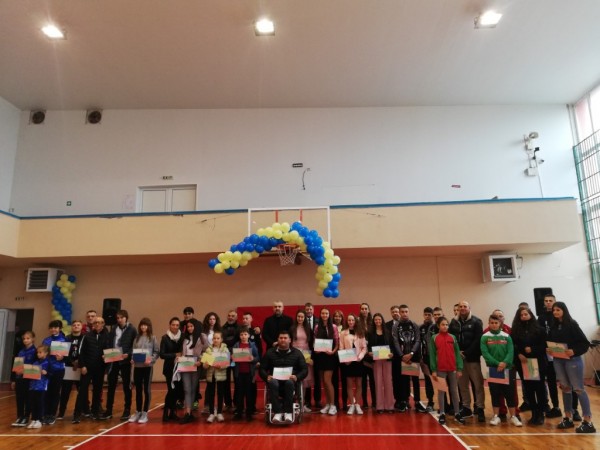 Кметът на Казанлък отличи 27 казанлъшки спортисти