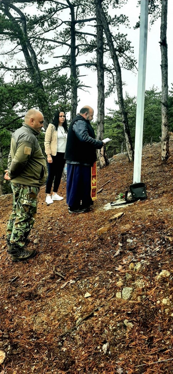 Със собствен флаг Енина отбеляза празника си