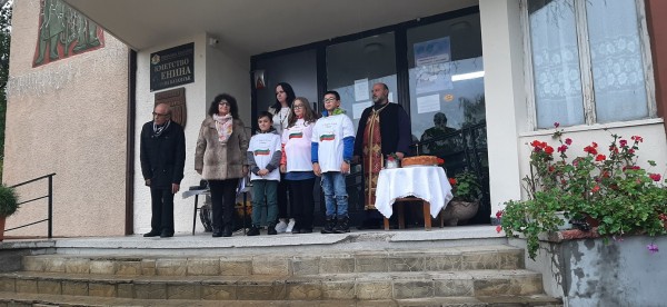 Със собствен флаг Енина отбеляза празника си