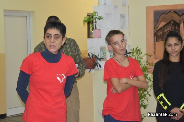 Фризьорите на ПГ “Акад. П. Стайнов“ получиха сертификати за обучение в Лисабон