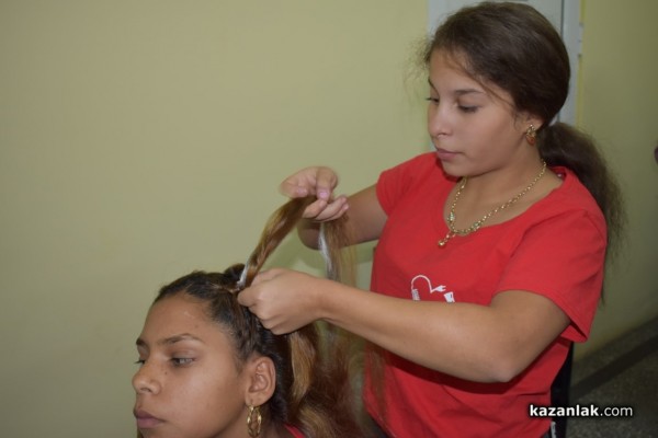 Фризьорите на ПГ “Акад. П. Стайнов“ получиха сертификати за обучение в Лисабон