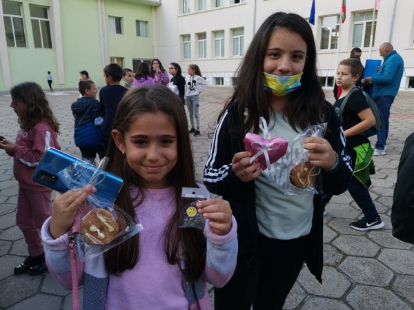 ОУ „Св. Паисий Хилендарски” събра 1715 лв. за малкия Стаси само за час