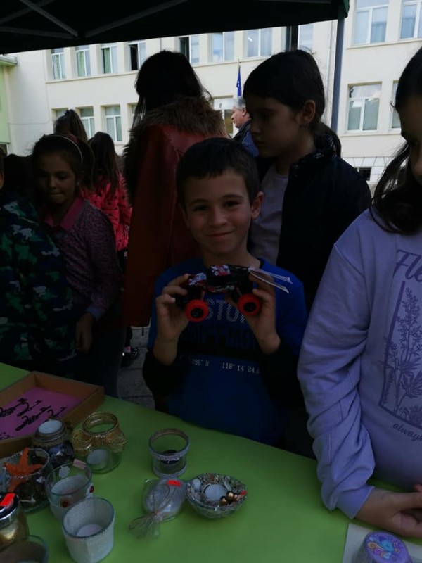 ОУ „Св. Паисий Хилендарски” събра 1715 лв. за малкия Стаси само за час