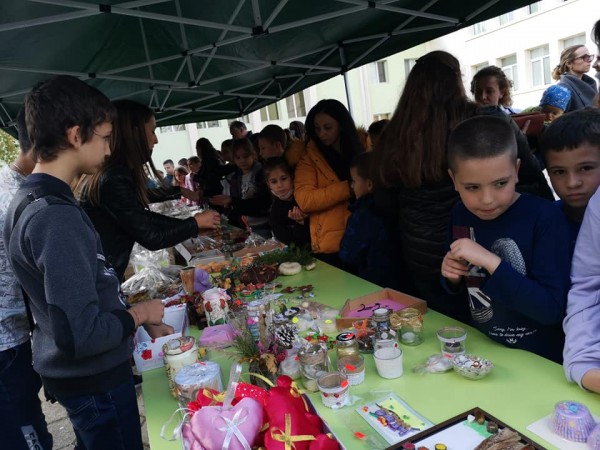 ОУ „Св. Паисий Хилендарски” събра 1715 лв. за малкия Стаси само за час