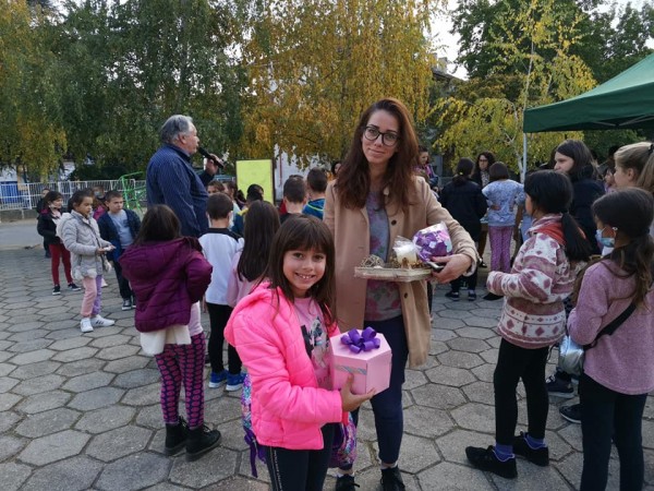 ОУ „Св. Паисий Хилендарски” събра 1715 лв. за малкия Стаси само за час