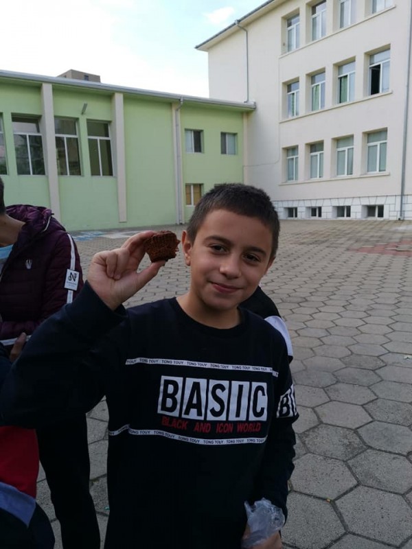 ОУ „Св. Паисий Хилендарски” събра 1715 лв. за малкия Стаси само за час