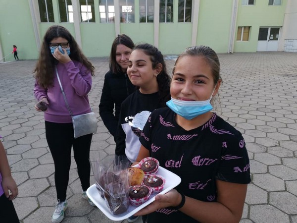 ОУ „Св. Паисий Хилендарски” събра 1715 лв. за малкия Стаси само за час