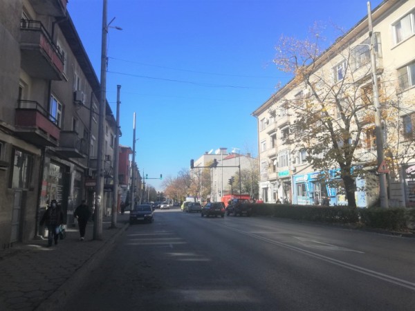 Удължава се временната организация на движението на МПС по централните улици и булеварди в Казанлък