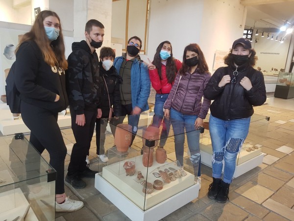 Културните институции като образователна среда ще опознават учениците на ПГЛПТ