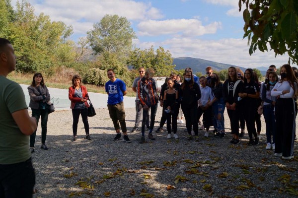 Културните институции като образователна среда ще опознават учениците на ПГЛПТ