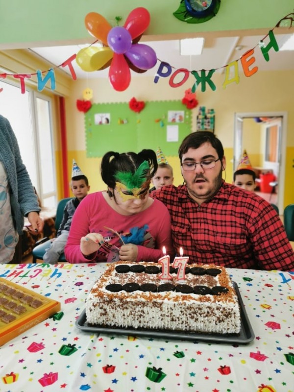 Не един, а два рождени дни отпразнуваха в дневния център „Работилница за мечти“