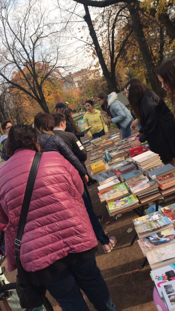 Книжният базар на дванайсетокласниците от МГ събра над 1 800 лв. 