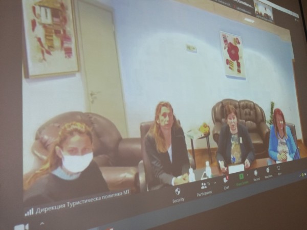 Туристически район “Долината на розите“ вече има свои стратегия за развитие, лого и девиз “Традиция и съвременност“