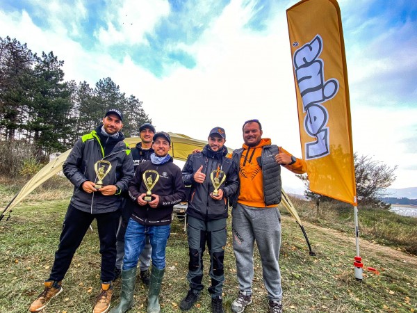 220 кг. бяла риба и 56 кг. отраснали сомчета заплуваха в яз. Копринка след състезанието