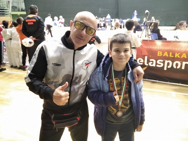 17 медала за казанлъшките таекуондисти от турнир в Пловдив