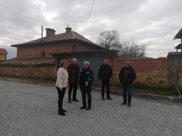 Кметска проверка на ремонтни дейности по населени места