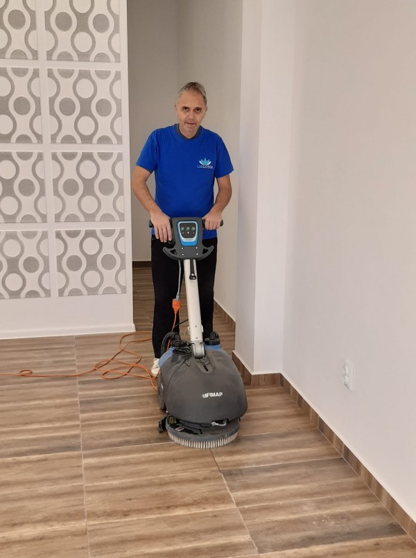 От работата в чужбина до успешния семеен бизнес в Казанлък. Как го прави семейство Кирякови?