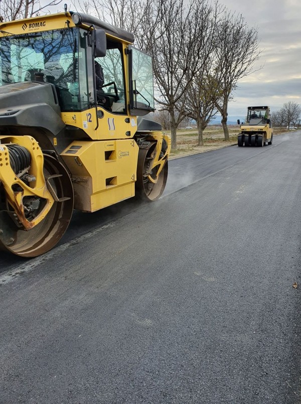 Продължава асфалтирането в Крън
