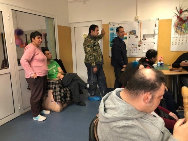 Мини концерт си спретнаха в дневния център “Работилница за мечти“