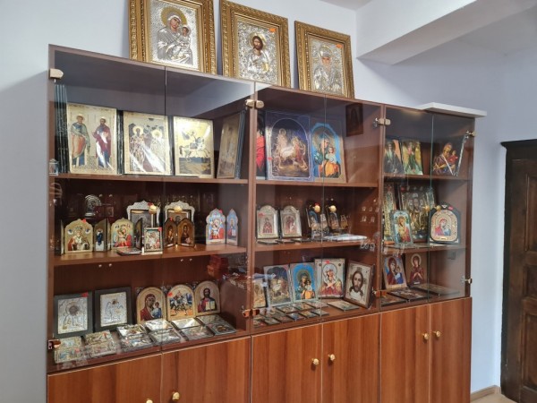 Възобновиха църковният магазин в Казанлък