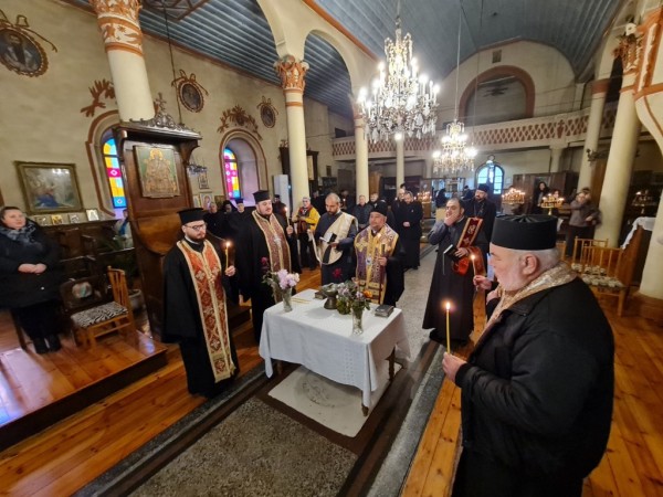 Възобновиха църковният магазин в Казанлък