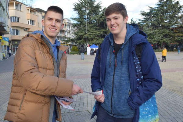 Младежи запознаха младежи с опасностите от СПИН