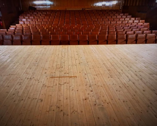 Започва изграждането на билетна каса и гримьорни в новия дом на театър “Любомир Кабакчиев“