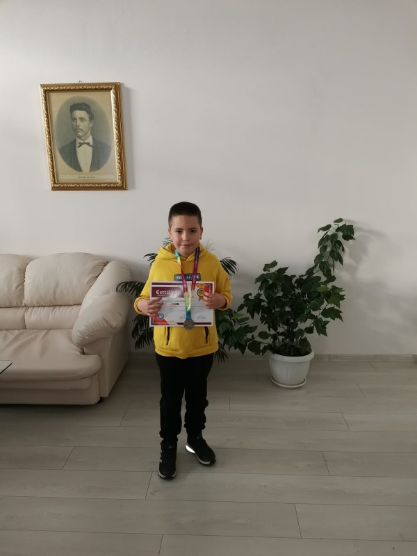 12 медала спечелиха най-добрите малки математици на ОУ “Св. Паисий Хилендарски“