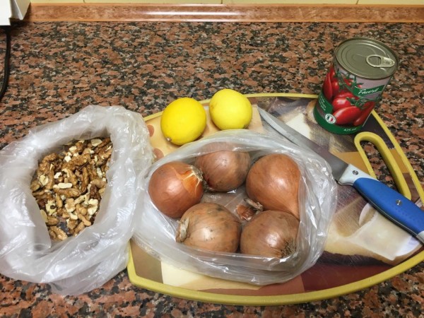 Никулденска трапеза си спретнаха младежите от защитеното жилище и дневния център