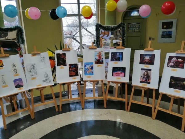 447 лв. събра благотворителната изложба на 12 Г клас от МГ