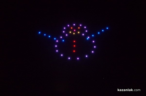 Засия коледната елха на Казанлък