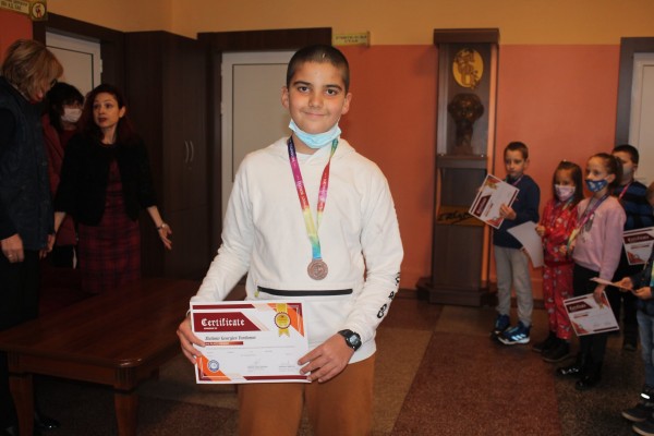 9 ученици от ОУ “Георги Кирков“ с медали от “Математика без граници“