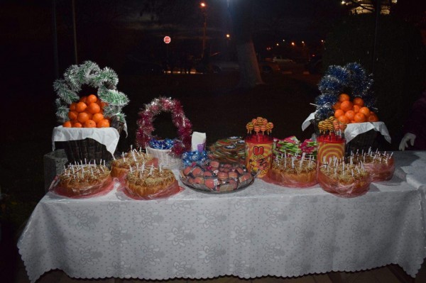 Енина засия в коледна премяна