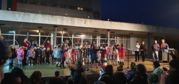 Запалиха коледните светлини и в Павел баня