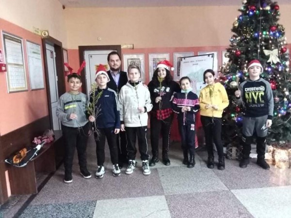 ОУ “Георги Кирков“ и Гората.бг с поредна кауза - “Засади дърво за Коледа“