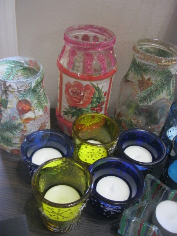 Малки художници продават свои творби, за да издадат книга