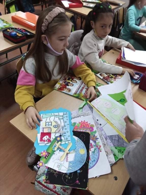 Второкласници от ОУ “Георги Кирков“ си направиха индивидуални портфолиа