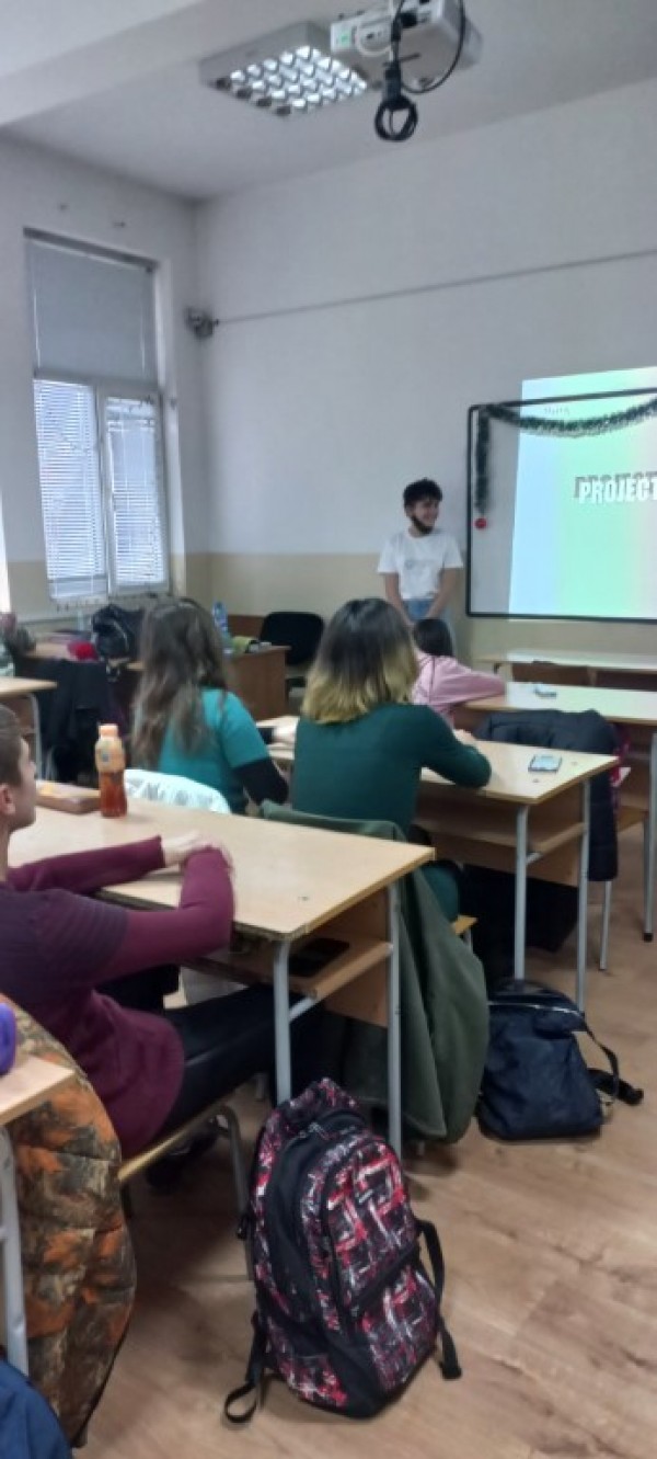 Младежи учат младежи за вредата от наркотиците