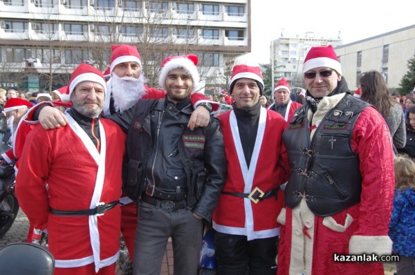 Дядо Коледовци на мотори отново ще зарадват най-малките