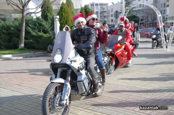 Дядо Коледовци на мотори отново ще зарадват най-малките