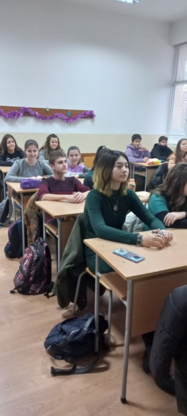 Младежи учат младежи за вредата от наркотиците