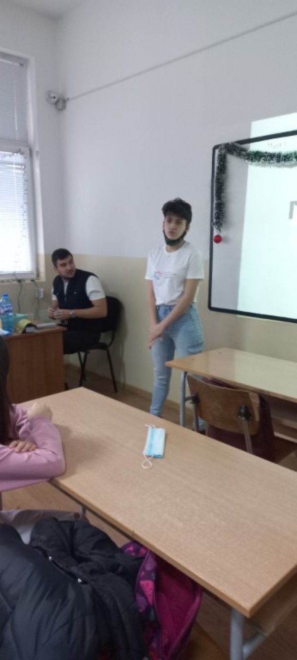 Младежи учат младежи за вредата от наркотиците