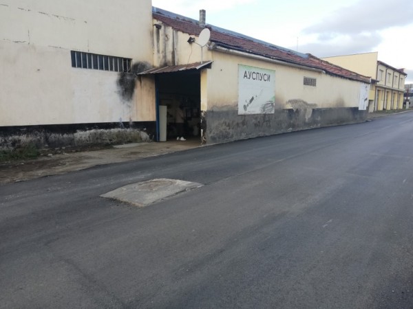 На западното платно на бул. “Никола Петков“ до Лидл вече е положен първият пласт асфалт