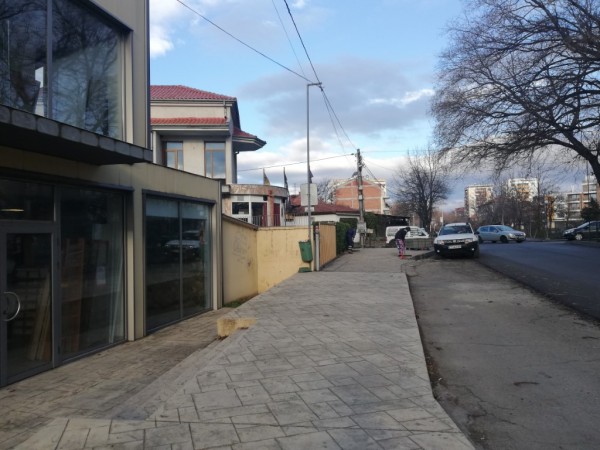 На западното платно на бул. “Никола Петков“ до Лидл вече е положен първият пласт асфалт