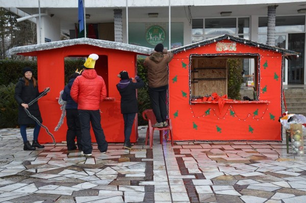 Коледният базар на “Семейчовци” в Павел баня започва от днес