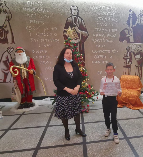 7 б клас са шампионите във футболния турнир на ОУ “Св. Паисий Хилендарски“