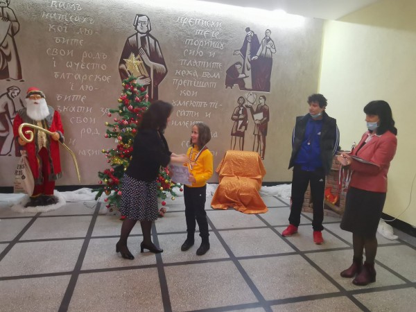 7 б клас са шампионите във футболния турнир на ОУ “Св. Паисий Хилендарски“