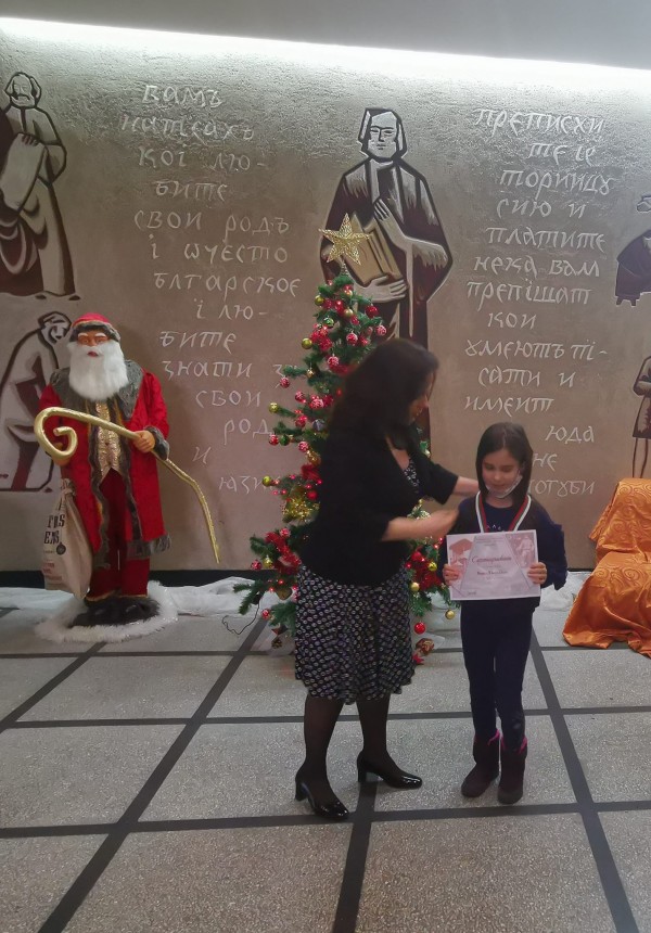 7 б клас са шампионите във футболния турнир на ОУ “Св. Паисий Хилендарски“